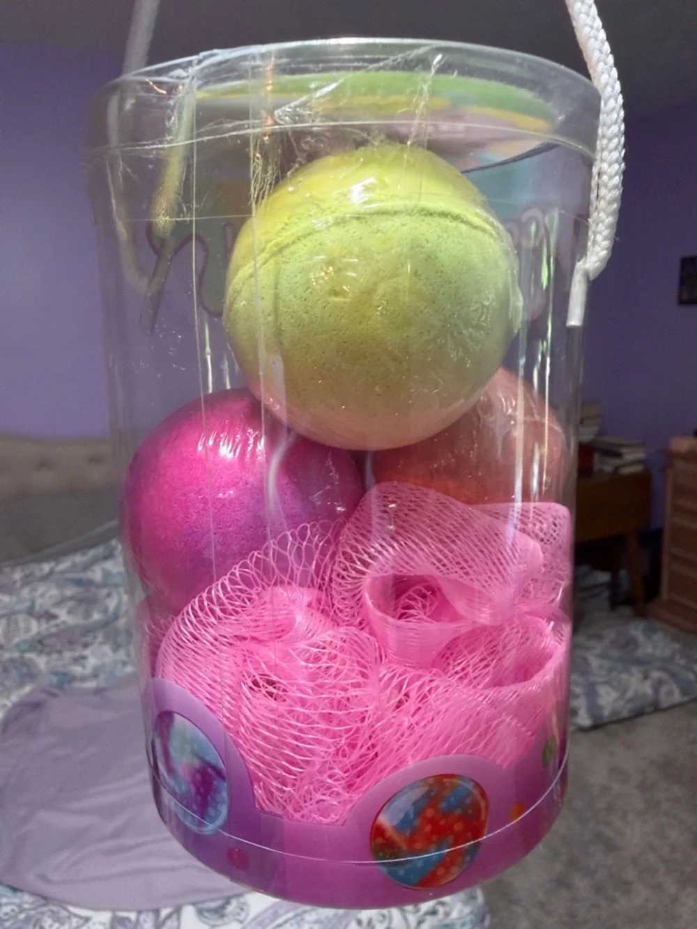 Crayola Kids 3 Bath Bomb and 1Pouf Set - 4 Pieces - NWT